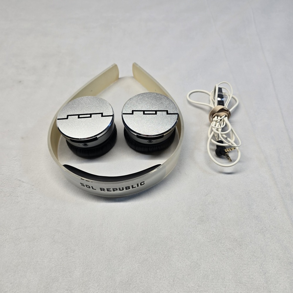 SOL REPUBLIC Tracks HD V10 On-Ear Headphones w/ Inline Mic/Music Control Frost